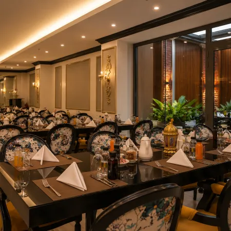 Luxury Night Hotel Al Yasmin