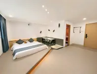 Cloud Song courtyard