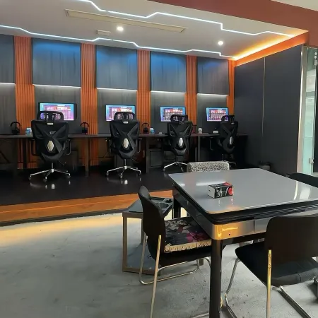 Qamdo Elf E-sports Hotel