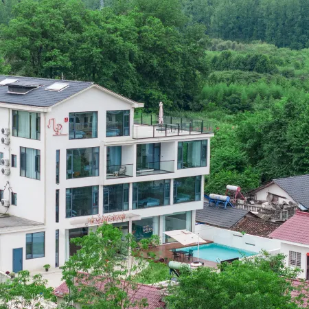A few miles forest resort homestay