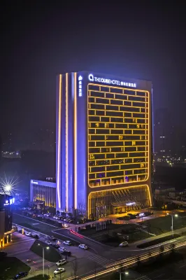 The Qube Hotel - 5-Star