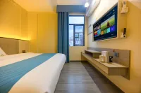 Luoding City Story Hotel - Family