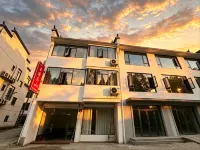 Yunyu Qishan · Terrain Brook Boutique Stay (Qiyun Mountain Scenic Area) - parking