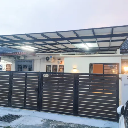 Cozy 4-Bedroom House BBQ Event at Klang by HCK