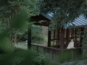 Wuyishan Six Shang · Waterfront Mountains and Beautiful Stays
