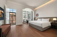 Listen Inn - balcony