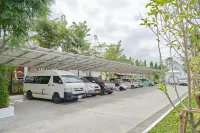 My BanLao Hotel - parking