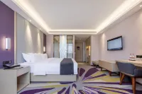 Lavande Hotel (Anqing Taihu Wenboyuan) - parking