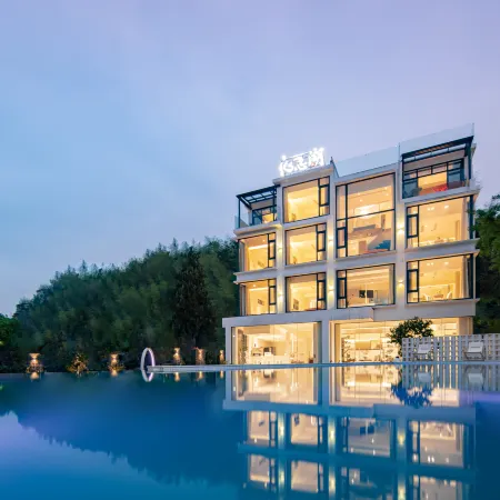 Qinxinhu Resort Bamboo Raft · Waterfall · Swimming Pool · Stream Trekking Family-friendly |