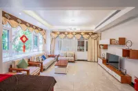 Beihai Her Small Courtyard Homestay (Qiaogang Fengqing Street International Passenger Port Branch)