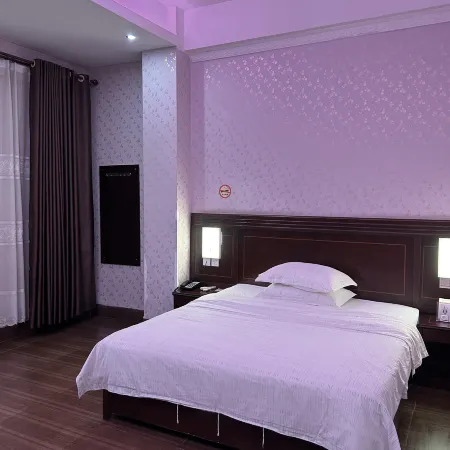 Longzhou Hongda Hotel