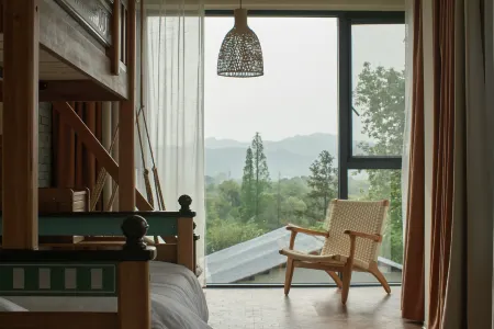 Spring of the Wild Child Отели в г. Гуйси