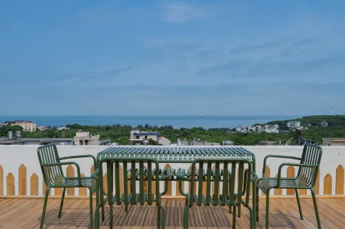Weizhou Island Xinya Juzhu B&B (Nanwan Street Shiluokou Beach Scenic Area)