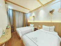Fuxian Lake Yunli Inn - Balkoner