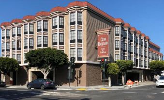 Cow Hollow Inn and Suites