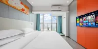 Terry Hotel - Cozy Double Room (With Air Conditioner)