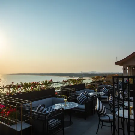 Sheraton Maoming Romantic Beach Resort