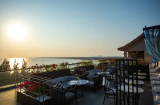 Sheraton Maoming Romantic Beach Resort