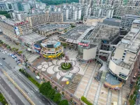 구이린 테마 호텔 (광시 사범대학교 옌산 캠퍼스) Guilin University of Technology (Northwest to Guilin Yanshan Transportation Bureau) 주변 호텔