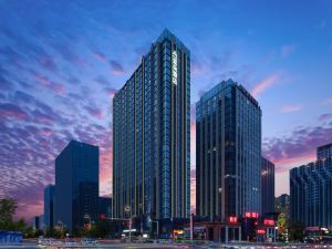 Urumqi High Speed Railway Station Jingkai Wanda Atour Hotel