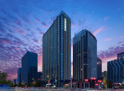 Urumqi High Speed Railway Station Jingkai Wanda Atour Hotel