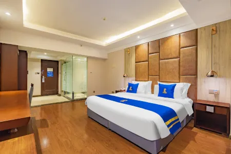 Super 8 Hotel (Chengdu Jinsha Xidan Cultural Palace Subway Station) Отели рядом с достопримечательностью «Сычуаньский Университет педагогического Экспериментального Иностранного Языка (Западный Ка»