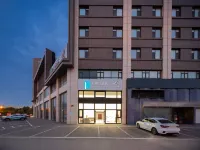 i Electronic Sports Hotel (Longkou Poly Plaza)