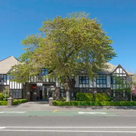 Scenic Hotel Cotswold Отели рядом с достопримечательностью «Папани»