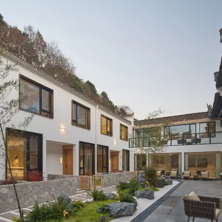 Jiuhua Mountain Shanyuxi Homestay (Roushen Baodian)