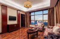 Howard Johnson Park Plaza Hotel (Jingshan Railway Station Inn) Hotels in Jingshan