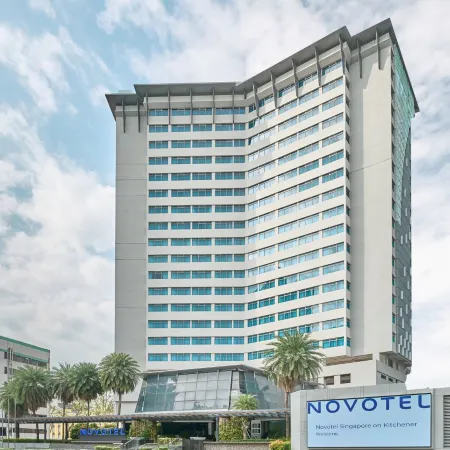Novotel Singapore on Kitchener Отели рядом с достопримечательностью «Торговый центр Mustafa»