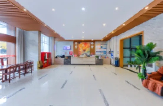 Mayflower Hotel (Binjiang Ecological Park Ji'an Railway Station)