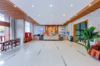 Mayflower Hotel (Binjiang Ecological Park Ji'an Railway Station)