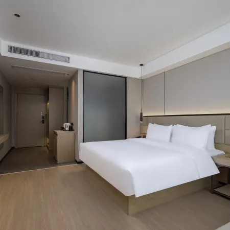 Huanzhu Hotel (Haiyun Square)