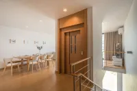 Villa Marbella Beach Hotels in Laem Chabang