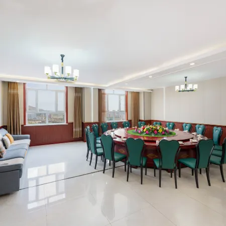 Aksu Nguyen Hotel