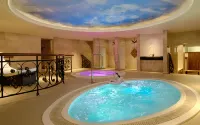 Shangri-La Jakarta - Kuumat lähteet