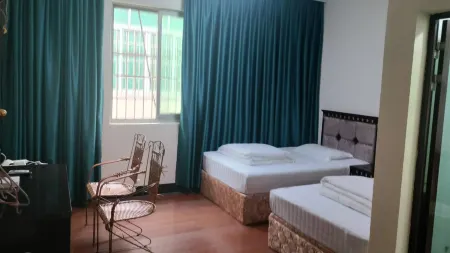 Xinxiangyun Business Hotel