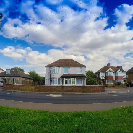 Heathrow Lodge