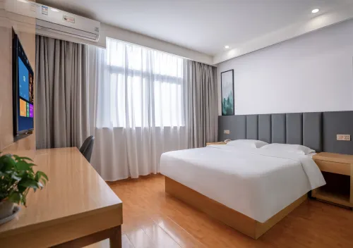 GreenTree Hotel (Zaozhuang High-speed Railway Station) - Parking