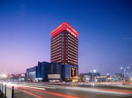 Century Star Boutique Hotel (Zhoukou Railway Station Red Star Macalline Branch)