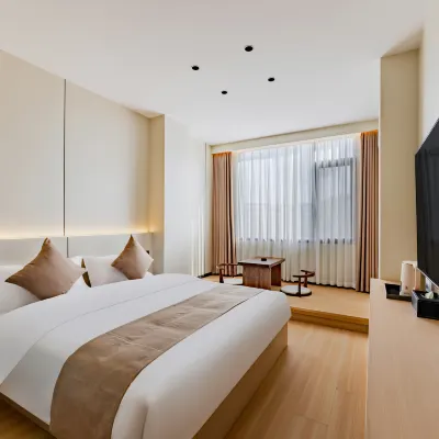 Jindu Hualong City Light Luxury Hotel Hotels near Wuyuan Railway Station