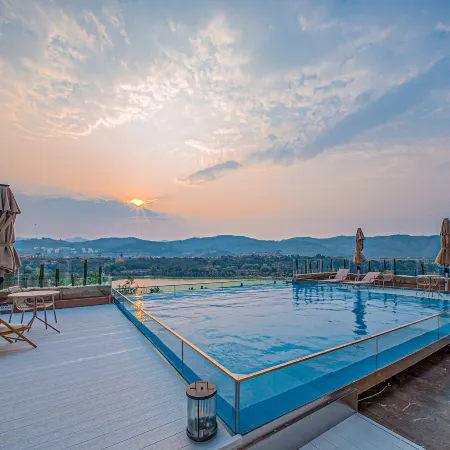 Mile Huquan Shuixiang Haofeng Wyndham Hot Spring Hotel