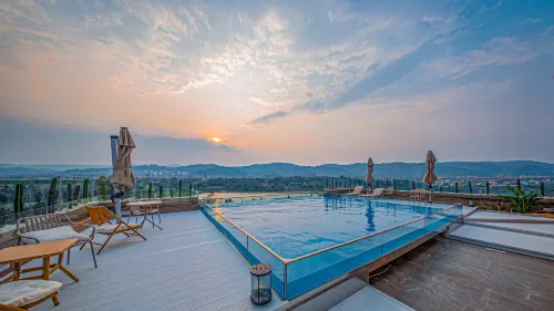Mile Huquan Shuixiang Haofeng Wyndham Hot Spring Hotel Hotels in Mile City