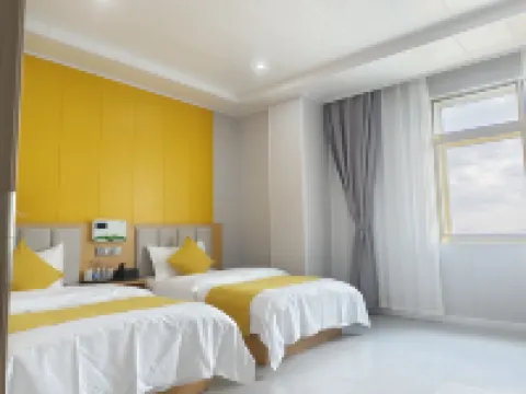 Holiday Inn Zhongba Tiansheng Hotels in Zhongba