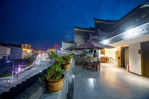 Phoenix Sister in law Boutique Hotel