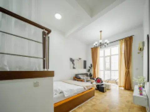 Shiguang Xiaozhan Homestay (Xinghai Square) โรงแรมใกล้สวนซิงไห่
