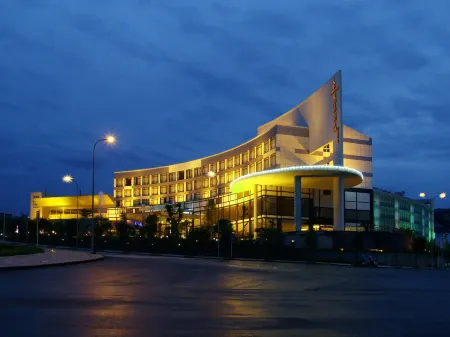 Siyuan Hotel Отели рядом с достопримечательностью «Deng Xiaoping Former Residence Museum»