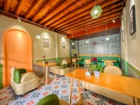 Dali Tophood Hotel (Erhaimen Gate, Dali Ancient Town)