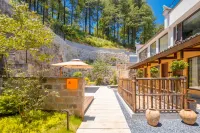 Sitting and Forgetting Mountain Homestay
